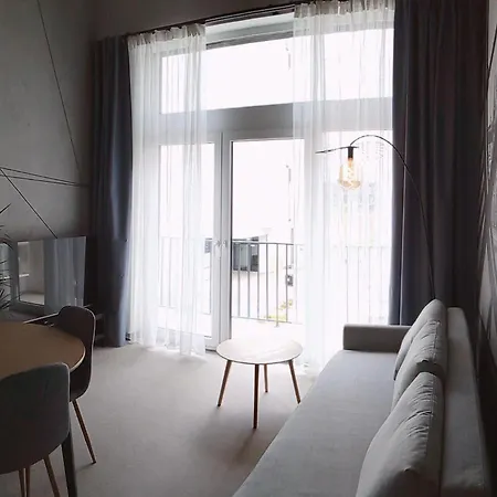 Wroclove Airport Loft Apartmán *